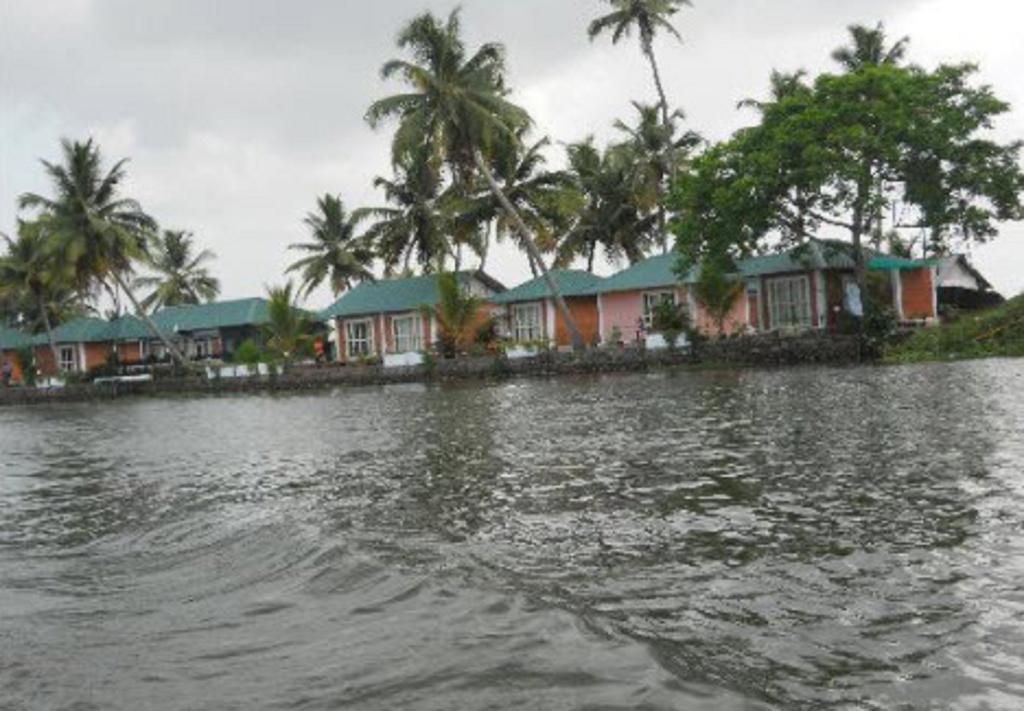 Riverine Resort Alappuzha Eksteriør billede